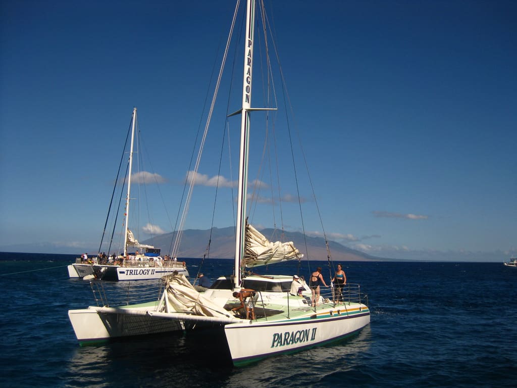 Sailing the Hawaiian islands