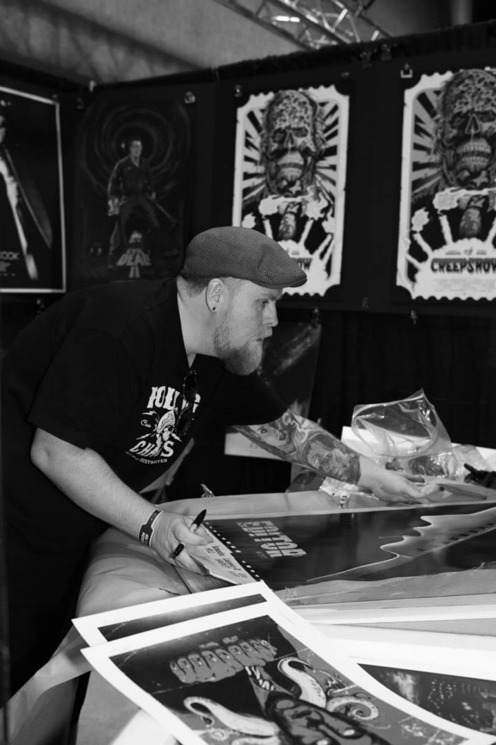 Gary Pullin setting up his booth at the MondoCon 2015 | photo by Holly Burnham